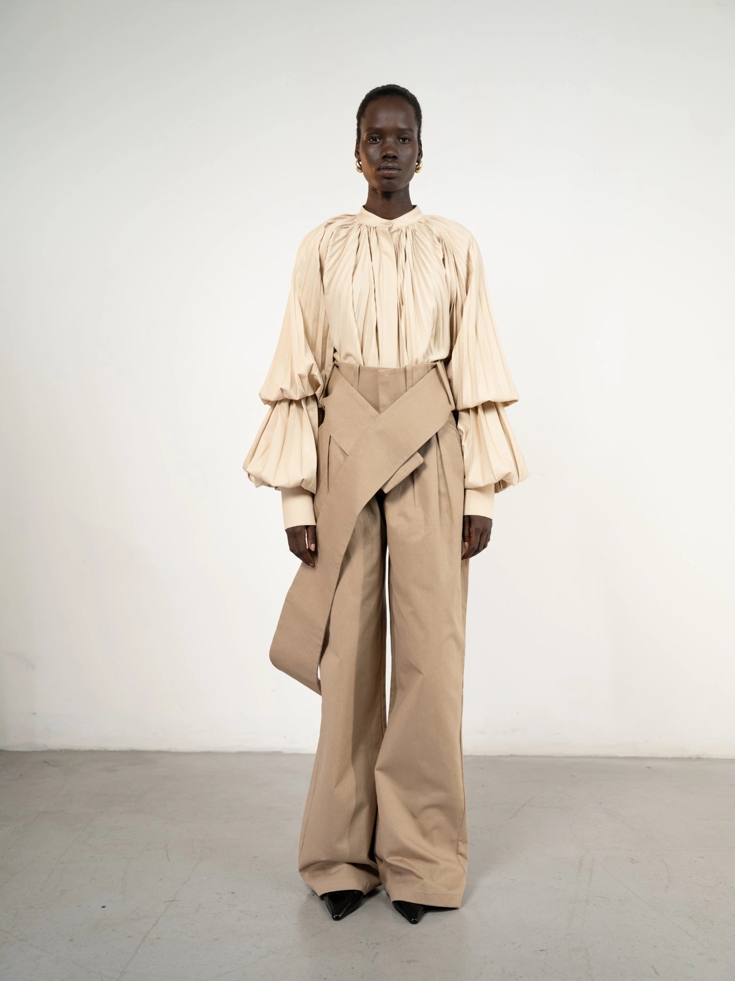 Al Ola (Glory) shirt with pleats Beige