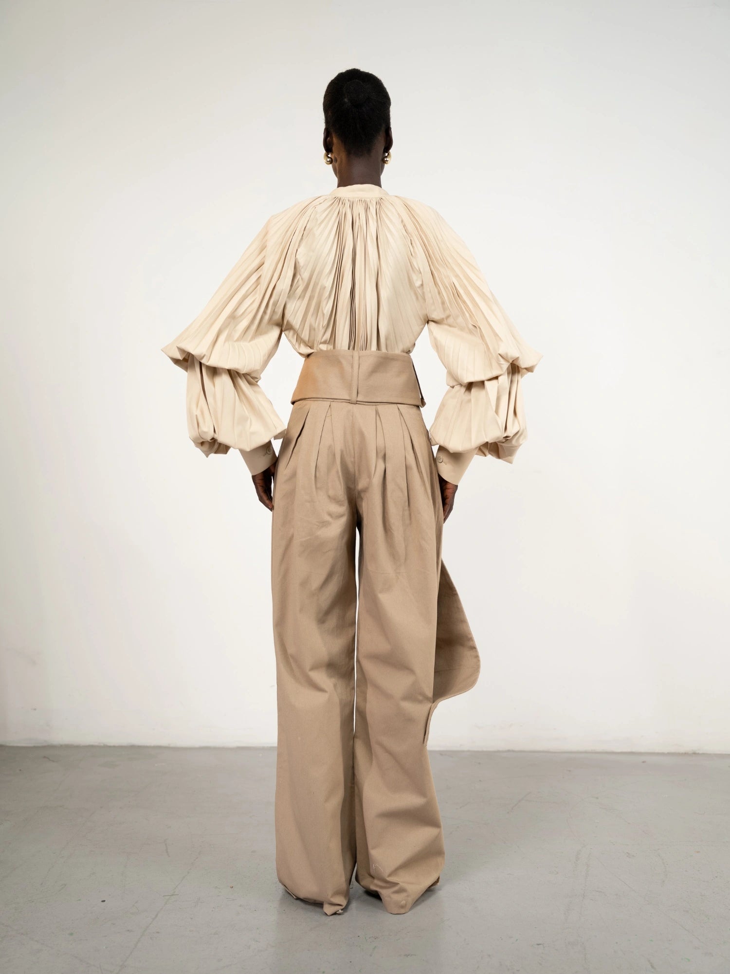 Al Ola (Glory) shirt with pleats Beige