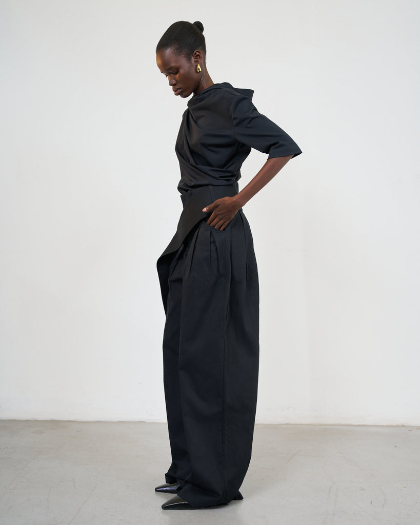 Al Riyah (The wind) hoodie Black