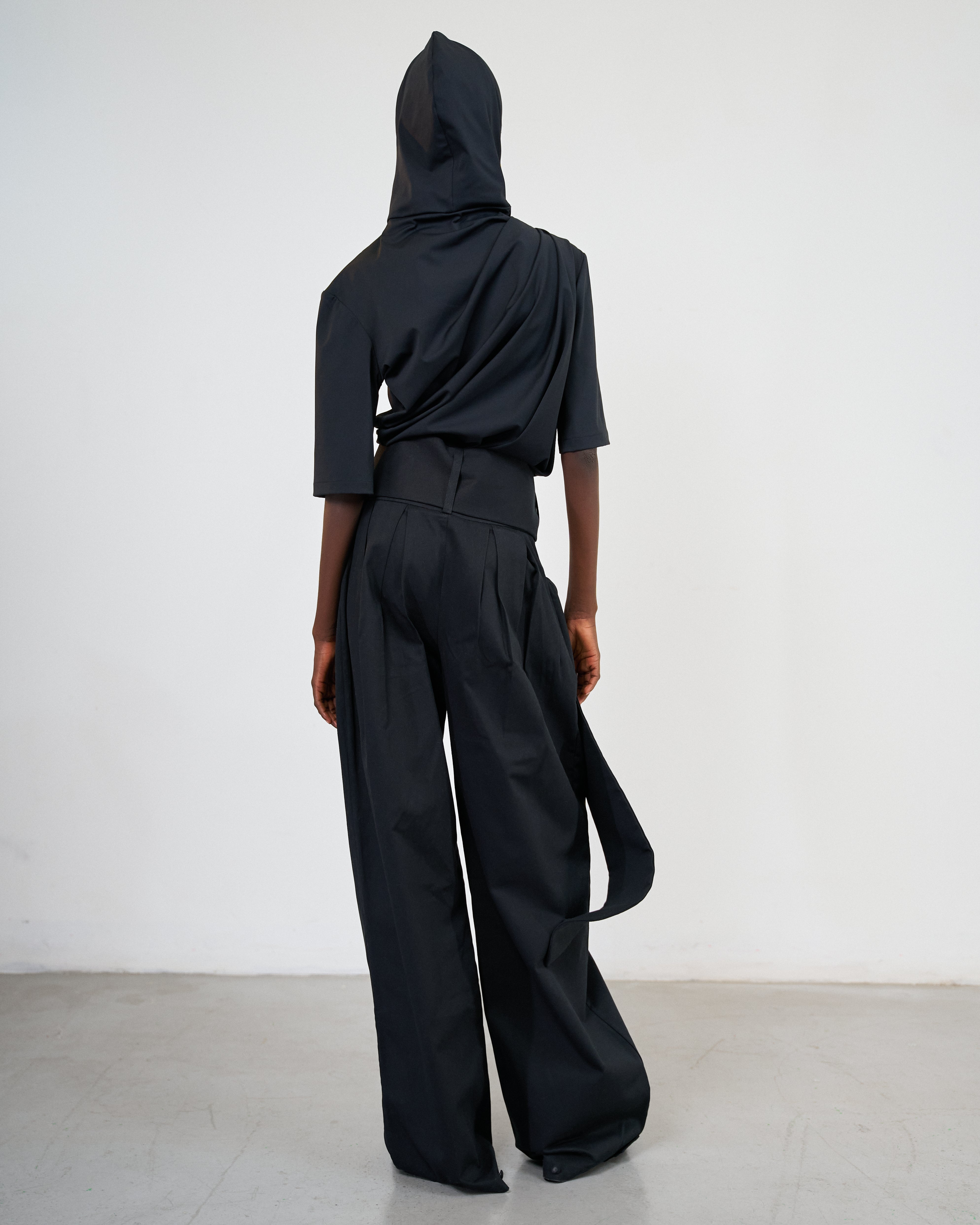 Al Riyah (The wind) hoodie Black