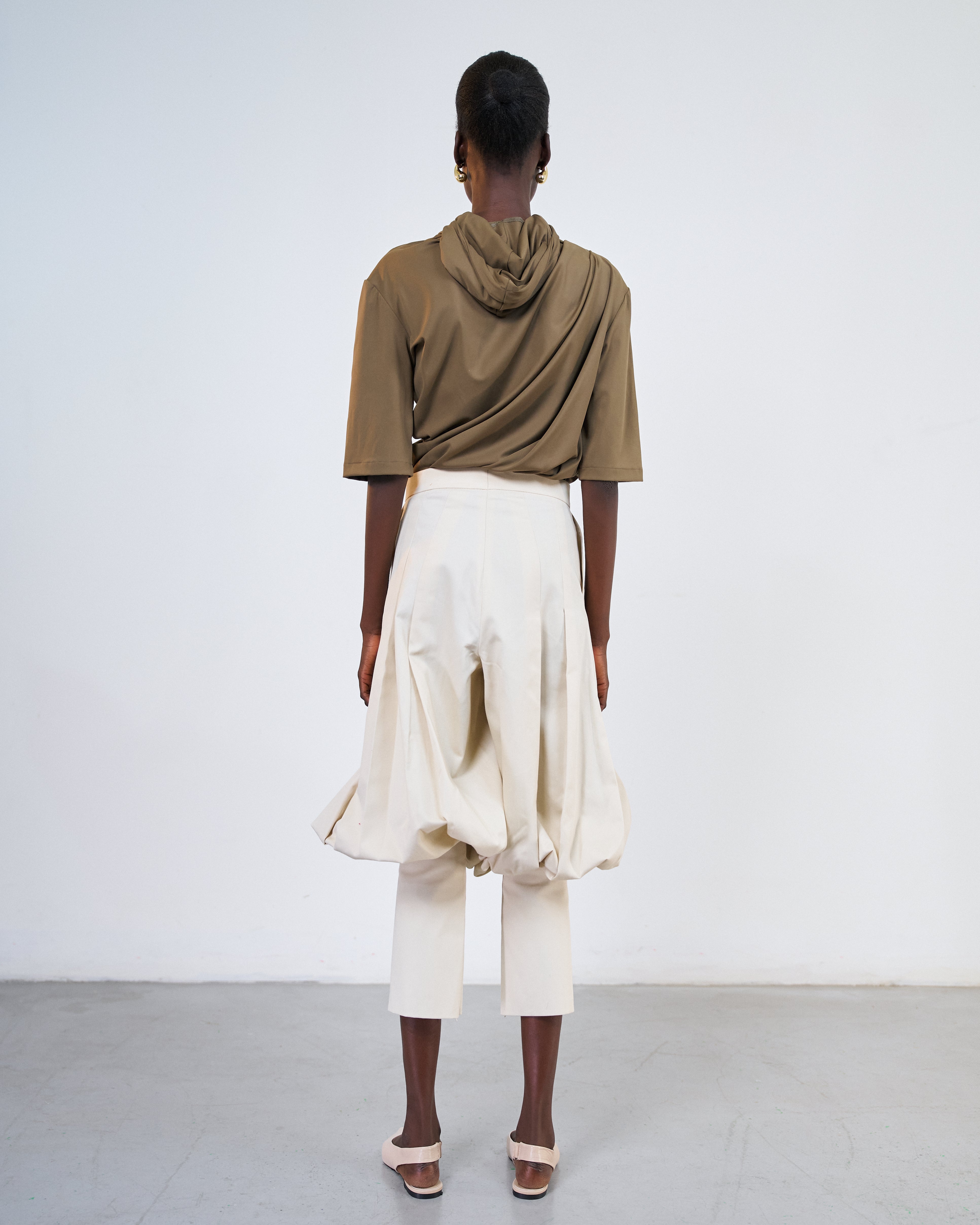 Al Riyah (The wind) hoodie Olive