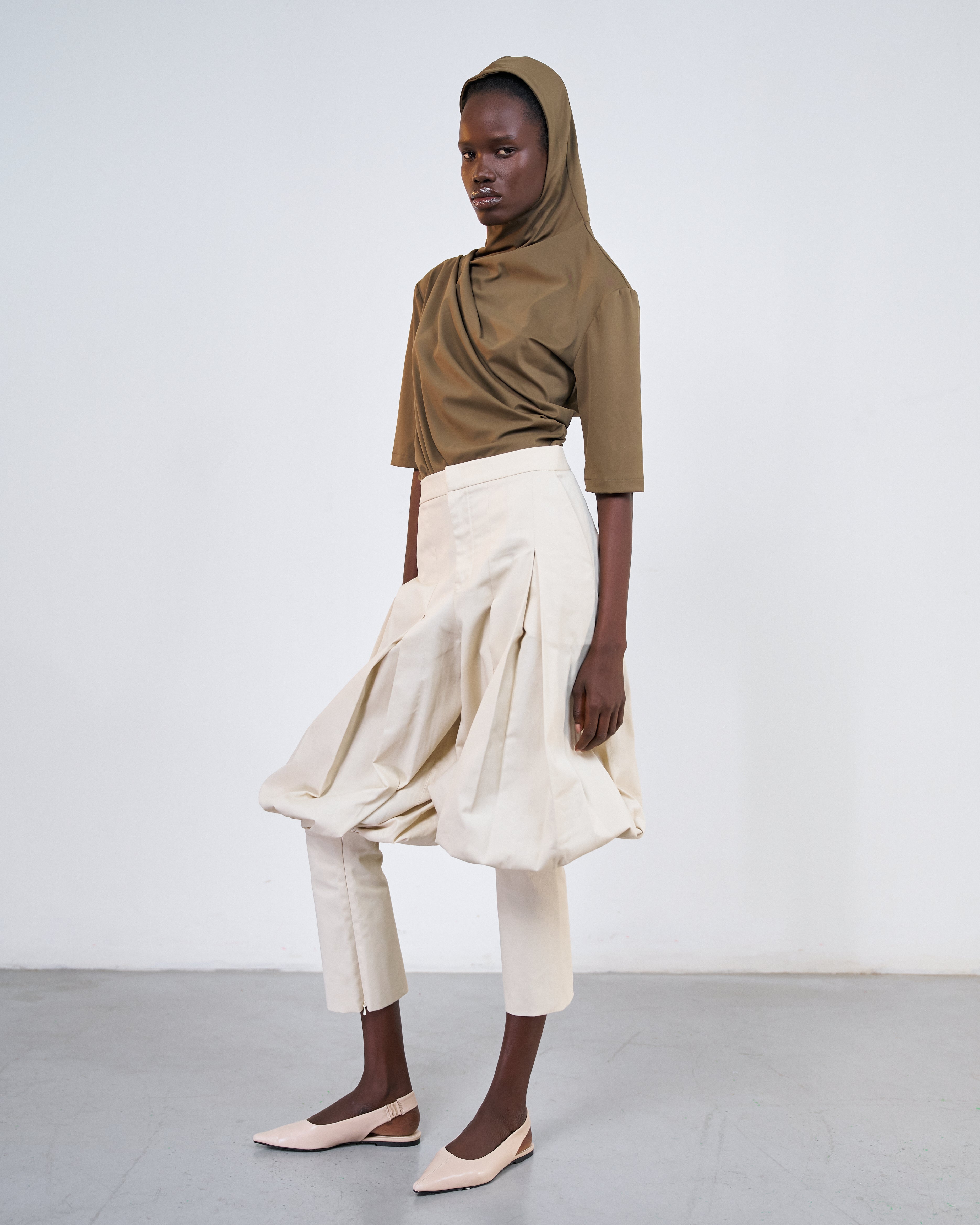 Al Riyah (The wind) hoodie Olive