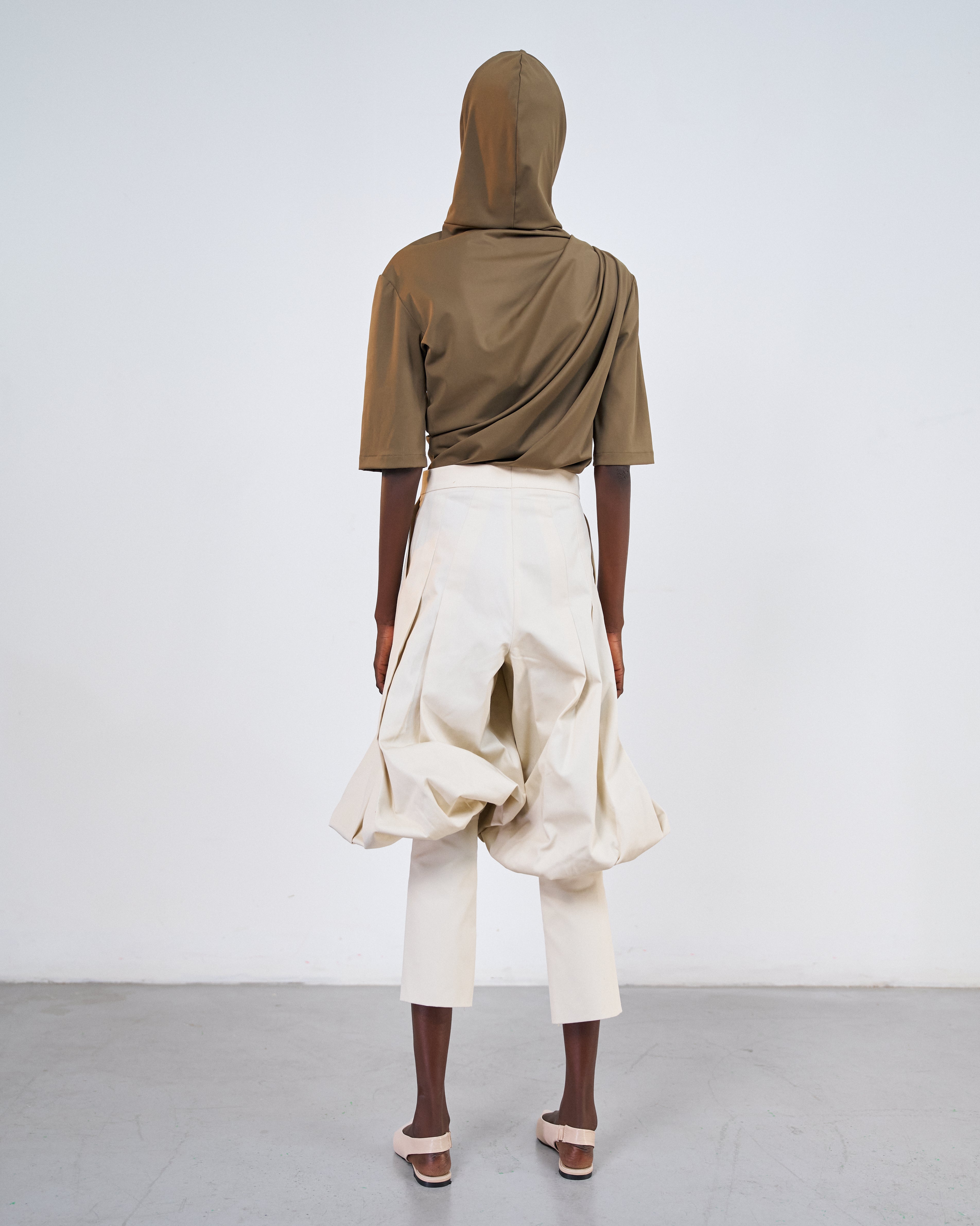 Al Riyah (The wind) hoodie Olive