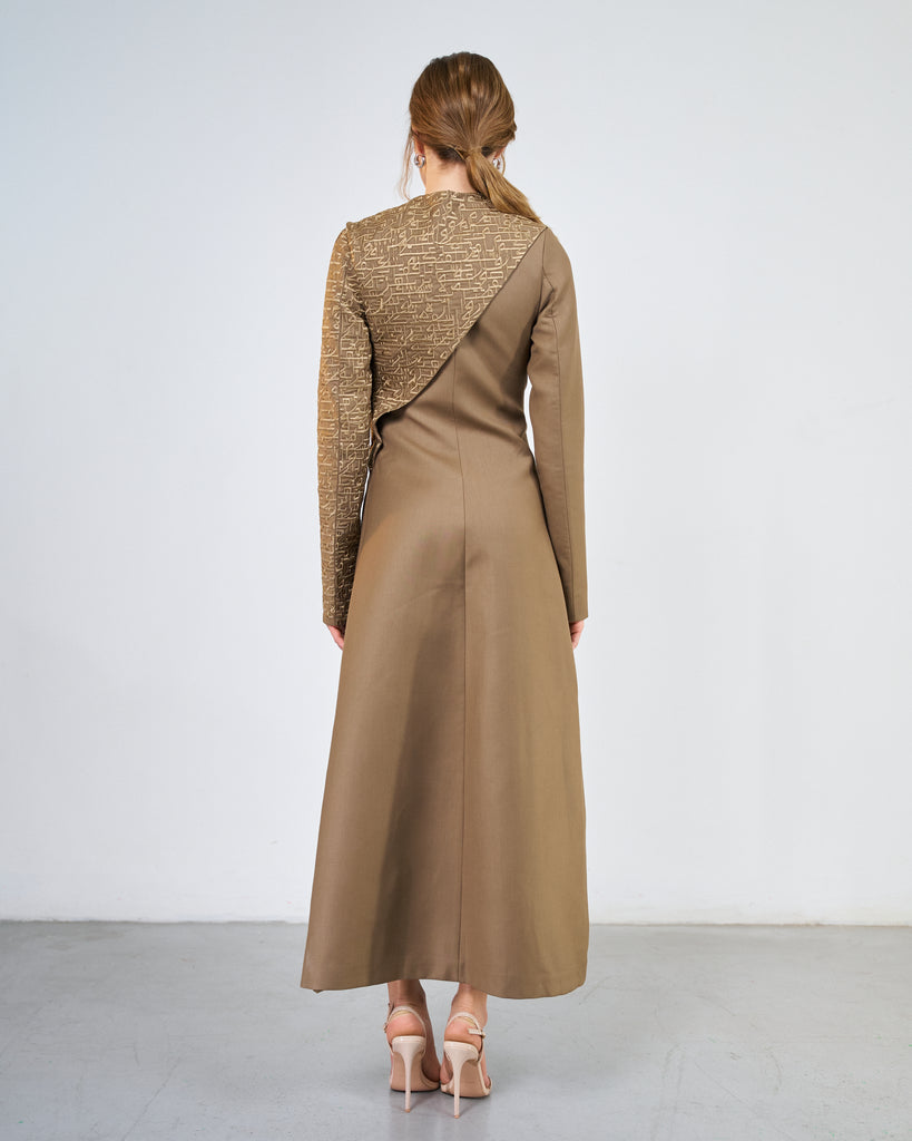 Al Baydaa (The desert) dress