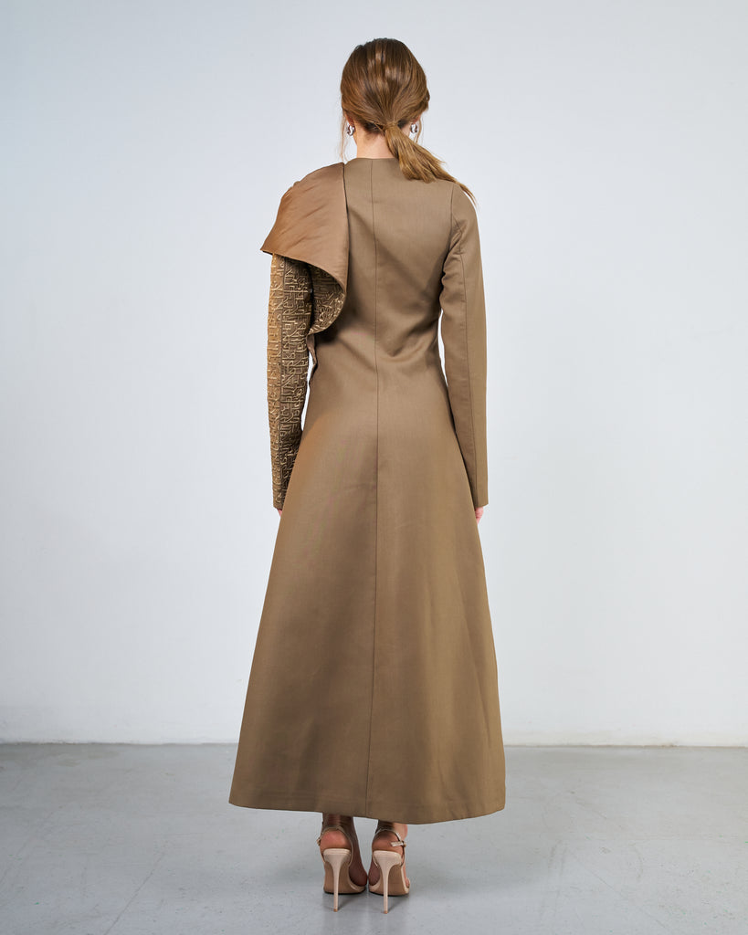 Al Baydaa (The desert) dress